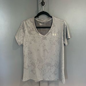 Women’s Under Armour HeatGear Short Sleeve Shirt. Size LARGE